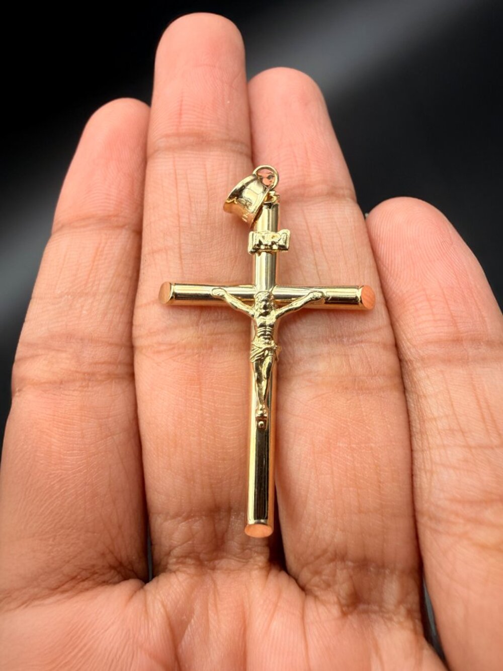 14K Yellow gold Crucufix Pendant